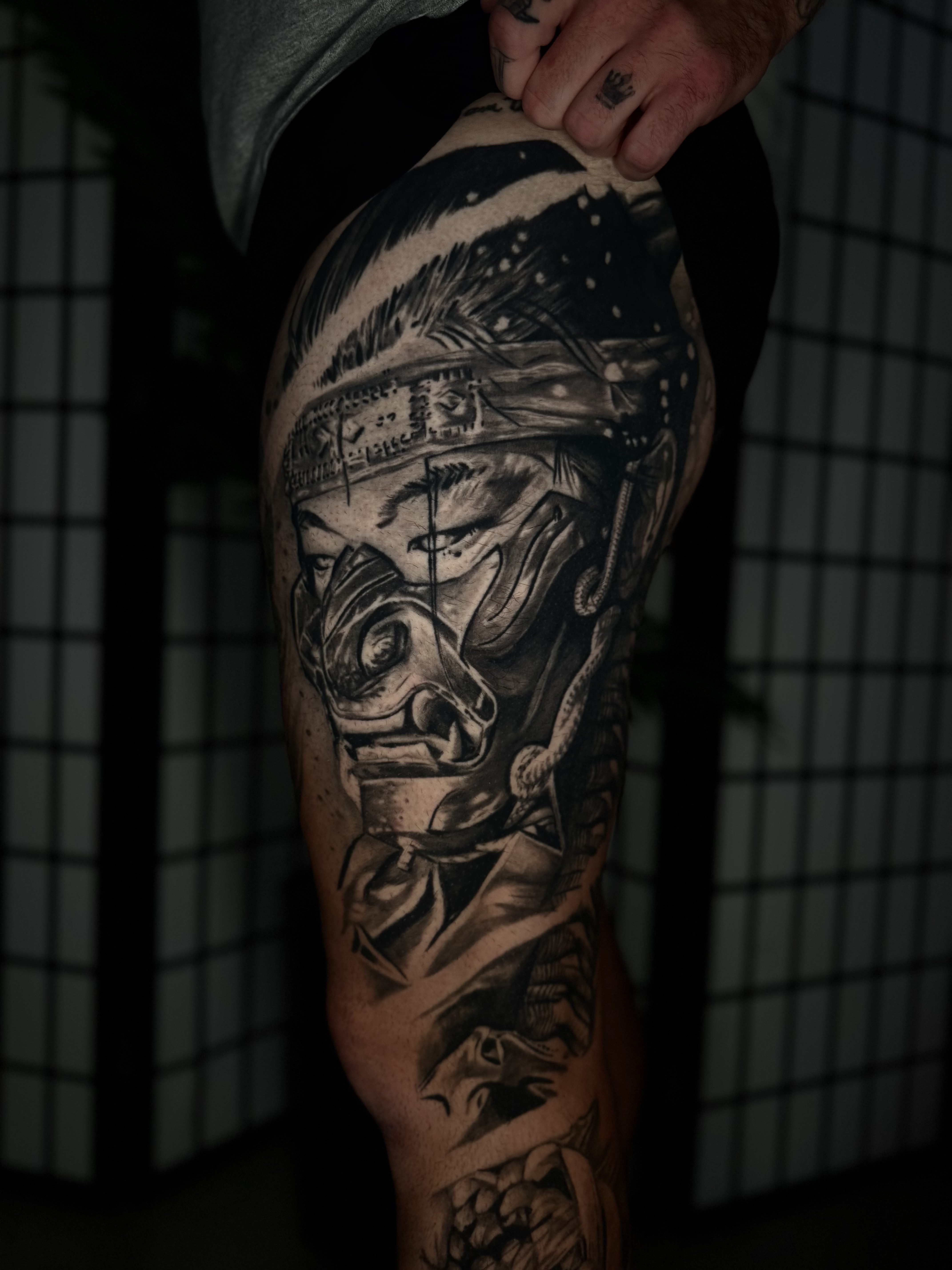 Samurai — black & grey thigh